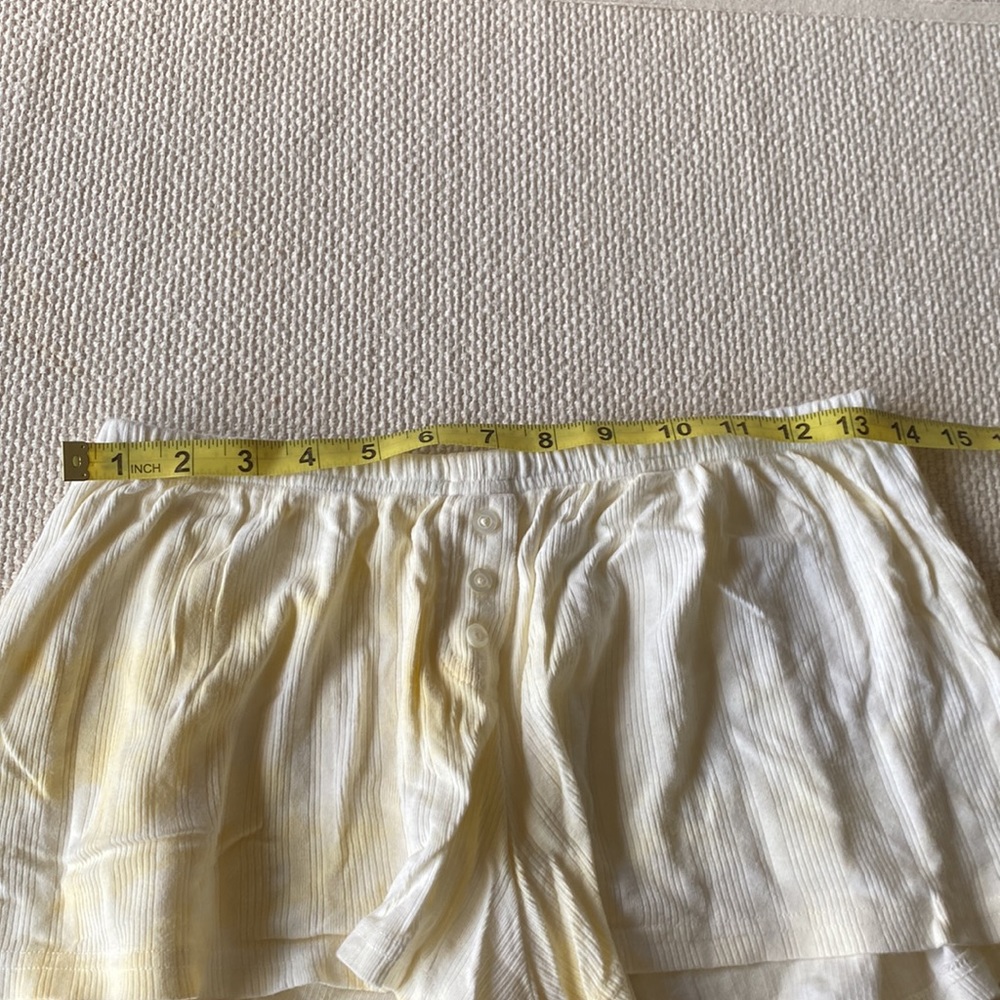 BRANDY MELVILLE KEIRA EYELET SWEATSHORTS, Yellow/White Tie Dye - Picture 7 of 8